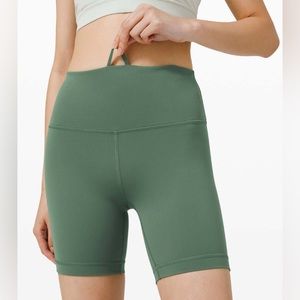 Lululemon Wunder Train High-Rise Short 6”